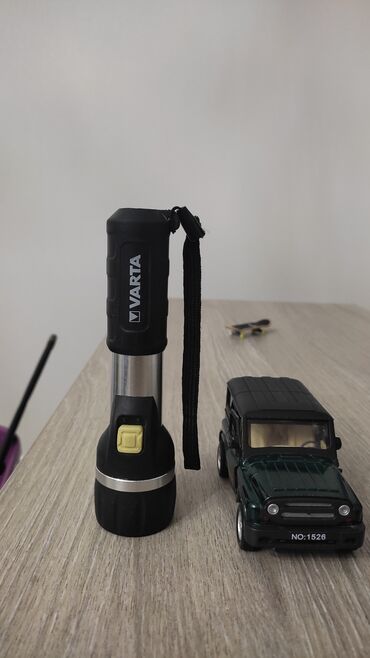 фонарик для охоты: Фонарик Varta original (на батарейках 2шт пальчиковые), экономичный на