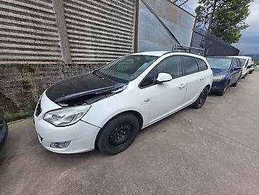 auto fo: OPEL ASTRA J 2010. GOD. - KOMPLETAN AUTO U DELOVIMA | Opel Astra J — 4