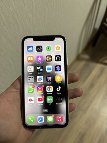 Apple iPhone: IPhone X, Gümüşü, Face ID — 6