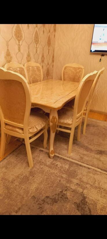 yazi stolu islenmis: Qonaq otağı üçün, İşlənmiş, Açılmayan, Dördbucaq masa, 10 stul, Azərbaycan