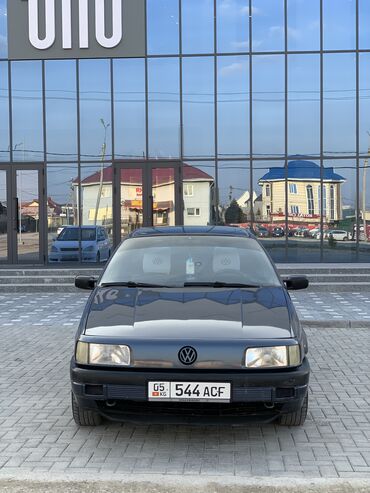 Volkswagen: Volkswagen Passat: 1989 г., 1.8 л, Механика, Бензин, Седан