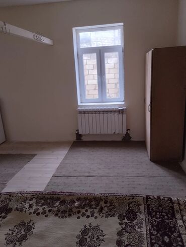 Həyət evləri və villaların satışı: 1 otaqlı həyət evi - Tikili: daş divarlı, bir mərtəbə, giriş — 3