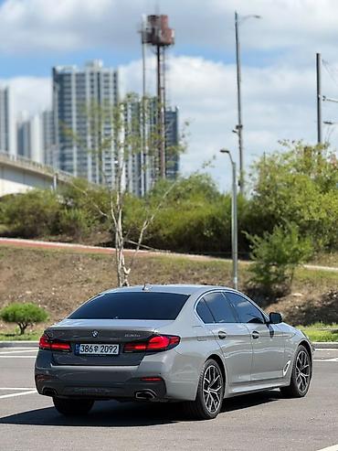 табличка не парковать: BMW 5 series: 2021 г., 2 л, Автомат, Гибрид, Седан — 5