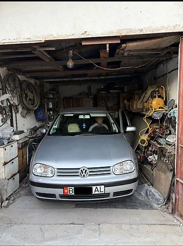 Volkswagen Golf: 2001 г., 1.4 л, Механика, Бензин, Хэтчбэк