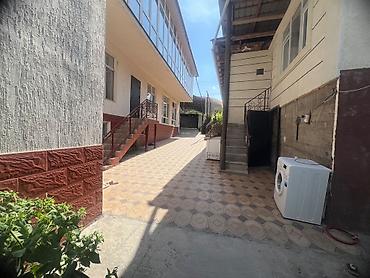 Продажа коттеджей и домов: Продается дом в селе орто-сай, участок 11 соток, в участке 2 дома 1-но — 10