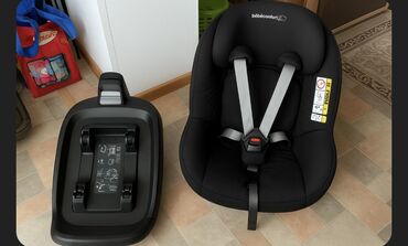 срочно продаю в связи с переездом: Автокресло, түсү - Кара, Колдонулган