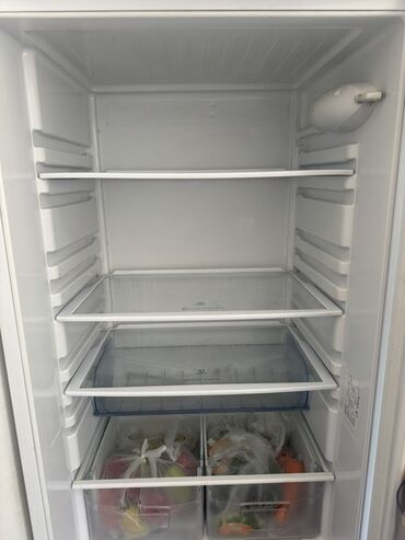 морозильные камеры продаю: Холодильник Indesit, Б/у, Однокамерный, 180 *