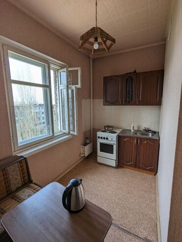 срочная продажа квартир в бишкеке: 1 комната, 33 м², 105 серия, 4 этаж, Косметический ремонт