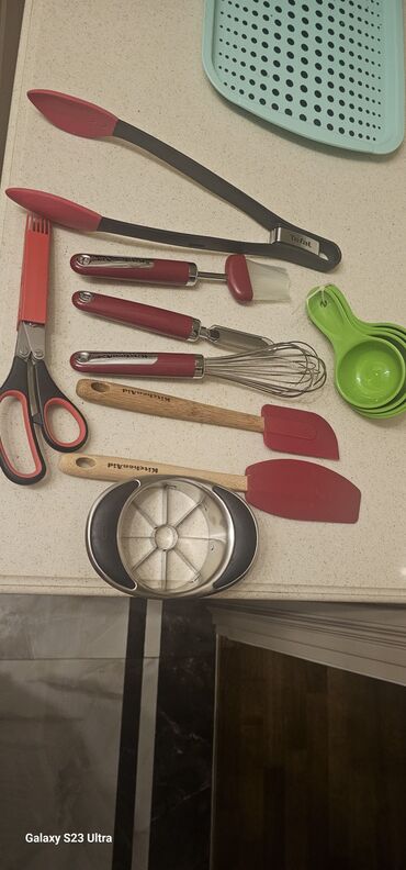 Digər qab-qacaq və mətbəx ləvazimatları: Mətbəx alətləri dəsti – müxtəlif brendlər,giymet sondu,olcu gablari — 1
