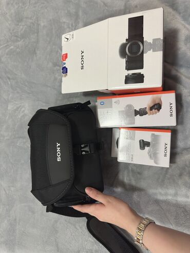 sony: Sony ZV E 10 . Продам полный сет вместе с камерой Sony. Всем тем, кто