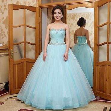 geyimlər donlar: Zümrüd yaşıl rəngdə zərif balo/nişan geyimi - Model: strapless (çiyin — 1