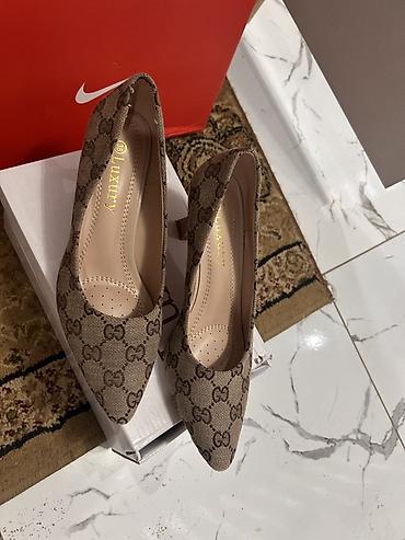 pull and: Туфли, 38, 39, Gucci, Новый, цвет - Бежевый, Платная доставка — 1