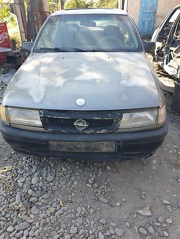 поло радиатор: Opel Vectra: 1990 г., Механика, Бензин, Седан — 2
