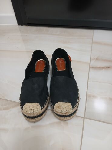 labrador obuca novi sad: Loafers, C&A, 38