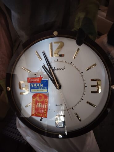 Ev saatları: Divar saatları, Mexaniki, Saniyə əqrəbi — 9