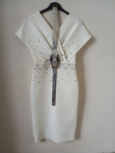 krujevalı qadın trusuları: Zərif dizaynlı ağ kokteyl/ziyafət geyimi. - Rəng: saf ağ - Kəsim