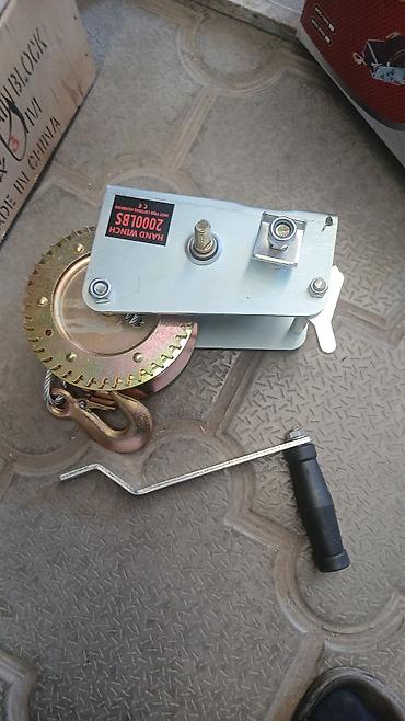 буксирны крук 210: Ручная лебедка Hand Winch 2000 lbs (около 900 кг) - Механическая — 1