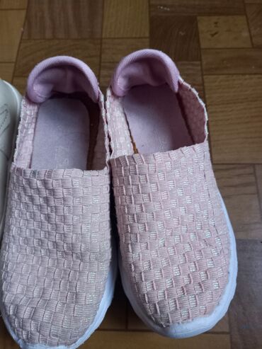 Детская обувь: Обувь (8 пар) для девочки. Размер 28-31. Отличное и хорошее состояние — 6