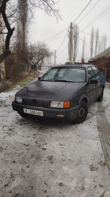 Volkswagen: Volkswagen Passat: 1993 г., 2 л, Механика, Бензин, Седан