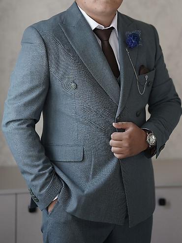 швеи пиджак: Двубортный мужской костюм WINDSOR, посадка Slim Fit. Костюм тройка — 1
