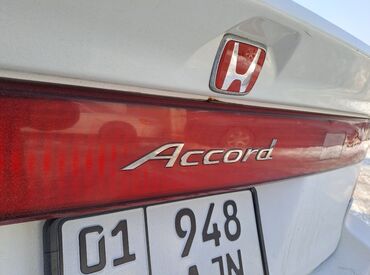 Другие детали кузова: Продаю шильдик буквы на Honda ACCORD на универсал Оригинал