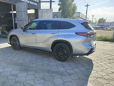 Toyota: Toyota Highlander: 2023 г., 2.5 л, Автомат, Бензин, Кроссовер — 1