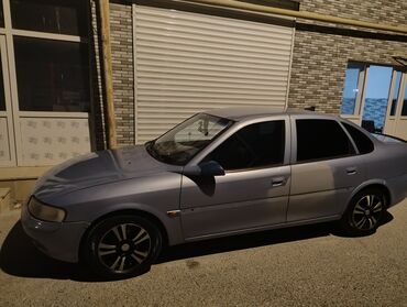 Opel: Opel Vectra: 1.8 l | 1997 il 2028 km Sedan — 1