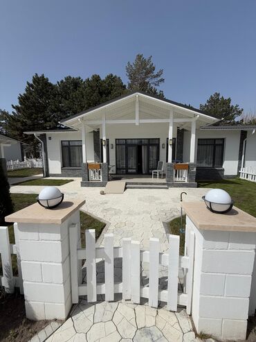 Иссык-Куль 2025: Коттедж, Коттедж в ЦО Chaika ЦО Chaika Resort, Сары-Ой, Детская площадка, Парковка, стоянка, Охраняемая территория