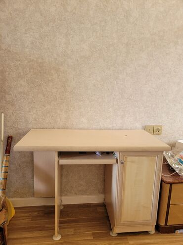 kompüter stolu: Kompüter masası, Yeni, Açılmayan, Dördbucaq masa, Rusiya