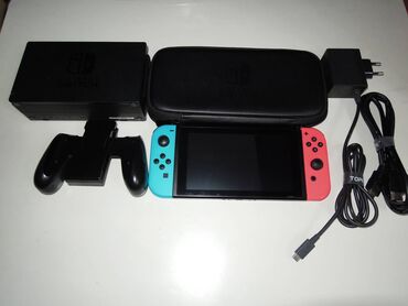 Nintendo Switch: Nintendo switch в отличном состоянии, не прошит. В комплекте зарядка