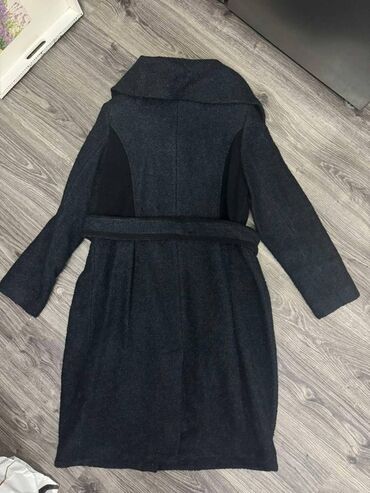 Kaputi: Mona, L, Sa postavom — 4