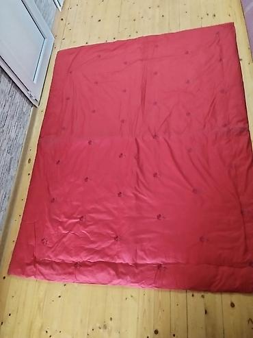 hermes tekstil: Qırmızı rəngli ikiüzlü yorğan - Ölçü: bir nəfərlik - Material: parça — 1