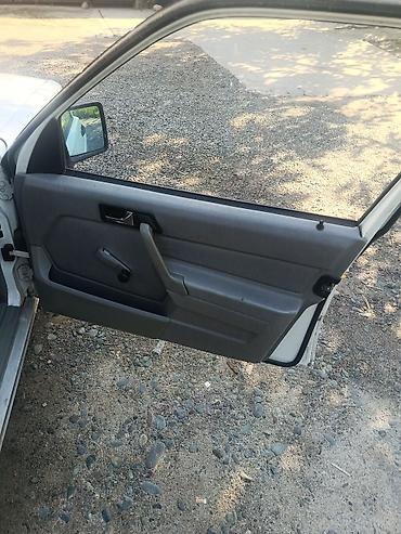 small car: Mercedes-Benz 190: 1991 г., 1.8 л, Механика, Бензин, Седан — 6