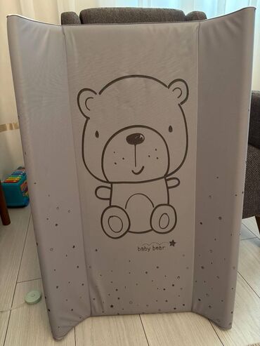 Uşaqlar üçün digər mallar: Uşağın geyimini dəyişmək üçün matrasdır. Körpə üşün çox əlverişlidir