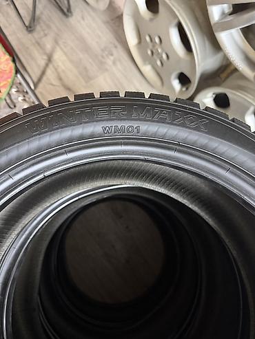 24540 r18 зима: Комплект зимних шин Dunlop Winter Maxx WM01 - Размер: 245/40 R18 - — 4