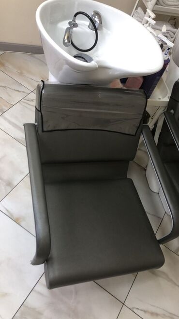 воздушный ключ: Только звонить 
Мойка wella
Помощники, фены, ножницы и др