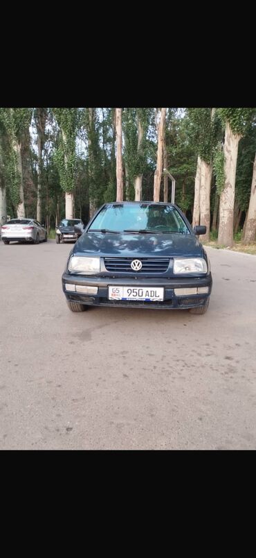 фольксваген фургон: Volkswagen Vento: 1993 г., 1.8 л, Механика, Бензин, Седан