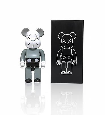 Игрушки: Коллекционная фигура Bearbrick “KAWS Companion” (стилизованный мишка с — 1