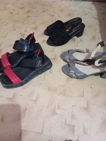 обувь для бега: Сандалдар жана шлепкалар