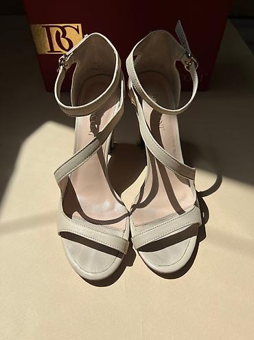 Босоножки, сандалии, шлепанцы: Босоножки, 38, Basconi, Б/у, цвет - Бежевый, Самовывоз — 9