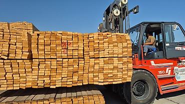 taxta lövhə: Məhsul: Ağac materialı – şalban/taxta lövhələr Təsvir: - İri ölçülü — 3