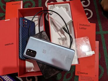oneplus 9r чехол: OnePlus 8T, Б/у, 128 ГБ, цвет - Голубой, 2 SIM