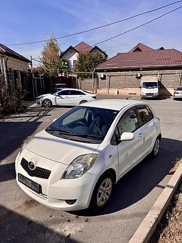 Toyota: Toyota Vitz: 2005 г., 1.3 л, Автомат, Бензин, Хэтчбэк — 2