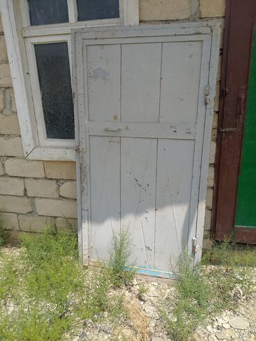 Входные двери: Dəmir qapı hasar üçün