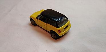 mini maltezer i maltezer razlika: Siku Mini Cooper oko 1:55(7 cm. ), malo izgreban gume na tockovima — 3