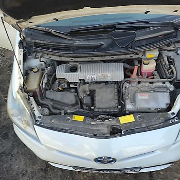 Toyota: Toyota Prius: 2012 г., 1.8 л, Вариатор, Гибрид, Хэтчбэк — 6