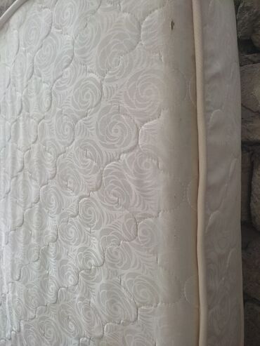 dosekler: Iki nəfərlik matras.hec bir problemi yoxdur.hec belə