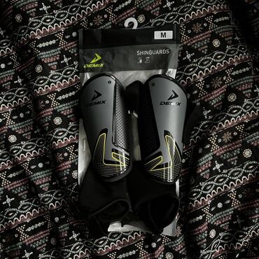 лосины для спорта детские: Щитки футбольные Demix, размер M - Модель: Shinguards Demix -