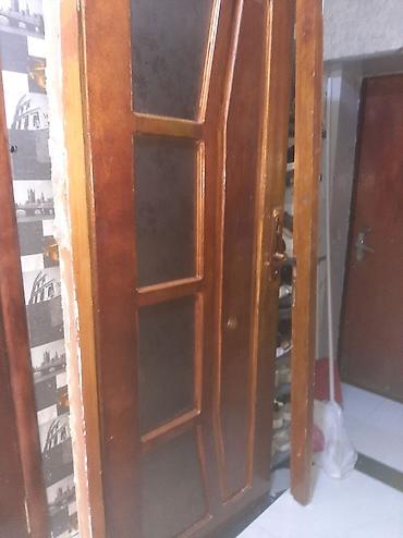 Taxta daxili qapı - Material: bərk taxta karkas, rəngli lakla