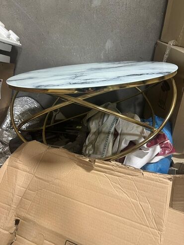 Masalar: Jurnal masası, Açılmayan, Şüşə, Yumru masa — 3